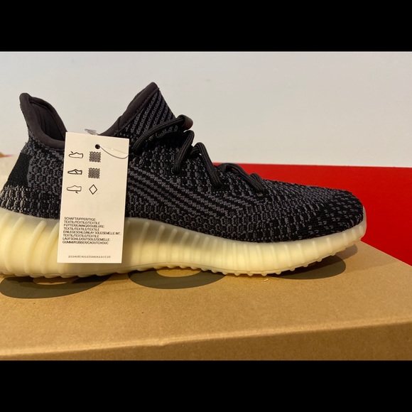 COPY - Adidas Yeezy boost 350 v2 Carbon - Picture 5 of 9